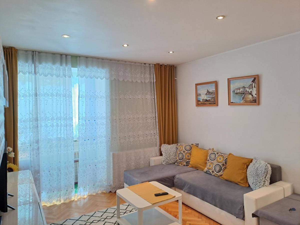 Blue Sky Apartment Ploieşti Dış mekan fotoğraf